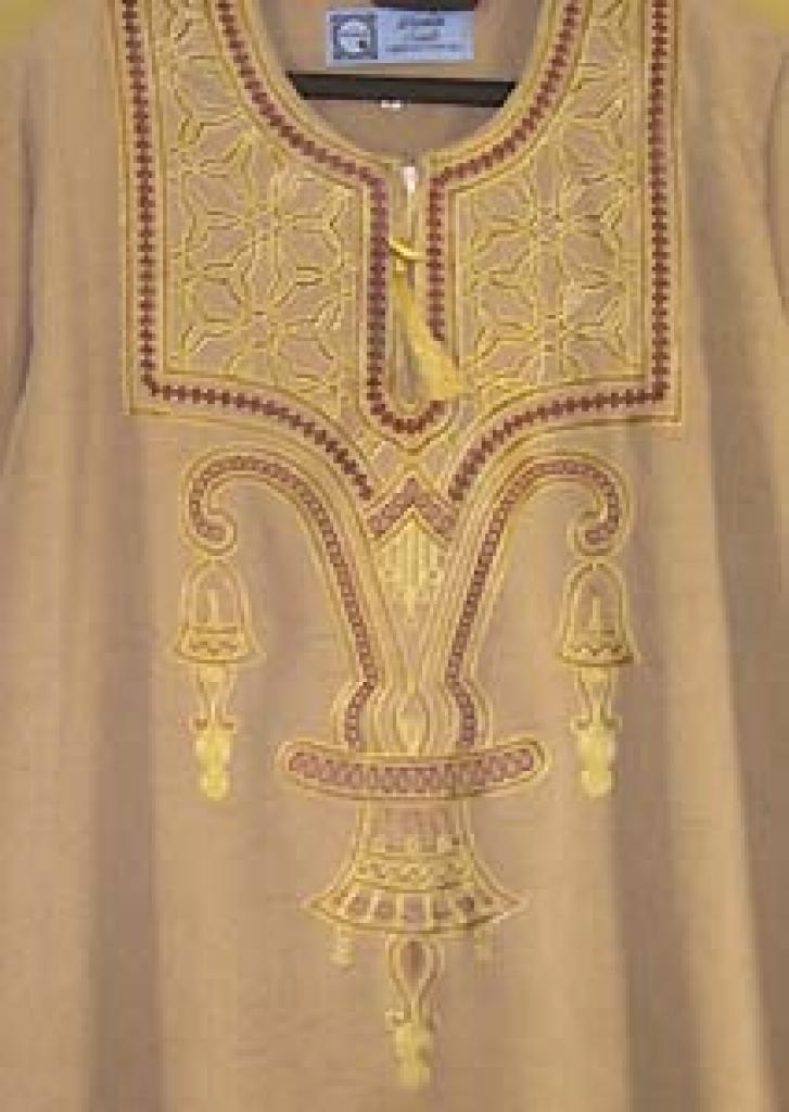 Embroidered Arabian Thobe th567 » Alhannah Islamic Clothing