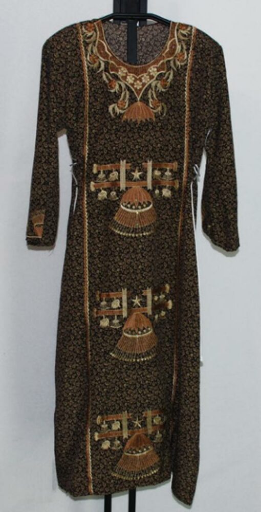 Traditional Embroidered Saudi pull-over Thobe   th649