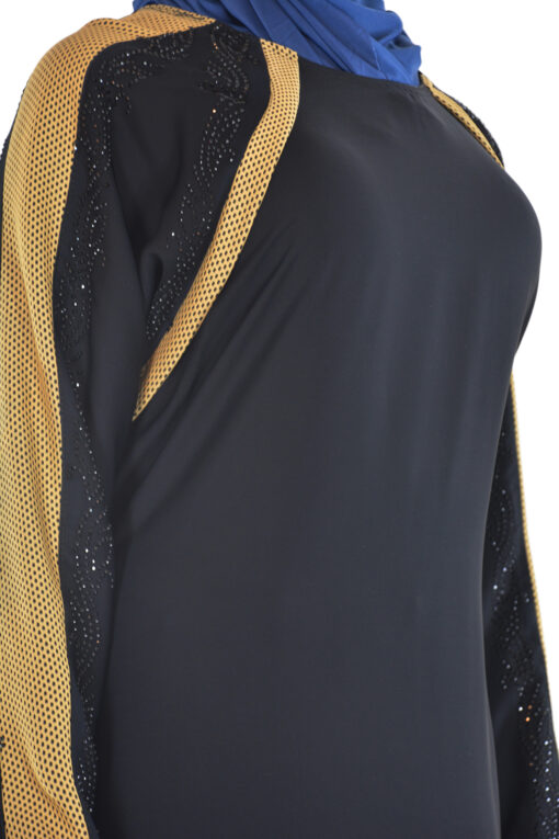 Shirin - Black and Tan Abaya Close up