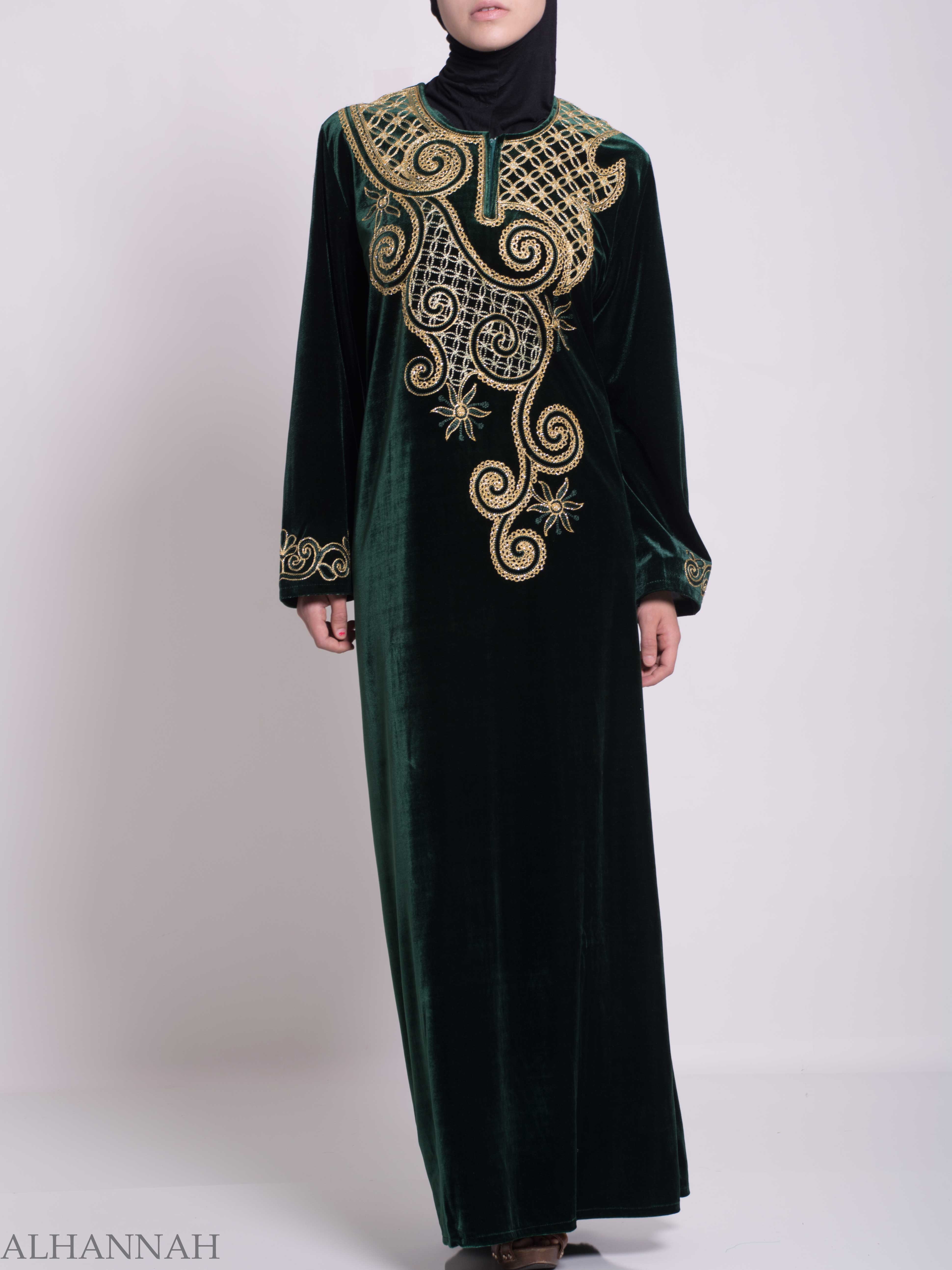 Мусульманский таджикский. Мусульманский платья таджикский. Платья женские мусульманские таджикские. Исламские бархатные платья. Мусульманский мода платья таджикские.