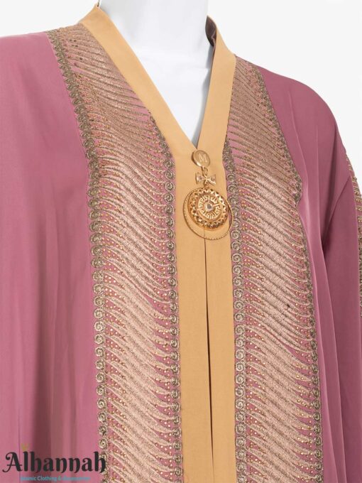 Pink-Abaya-with-Golden-Beadwork-and-Pendant-close-up-ab947