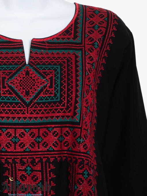 Traditional Embroidered Thobe with Geometric Red and Green Patterns th829 (2)